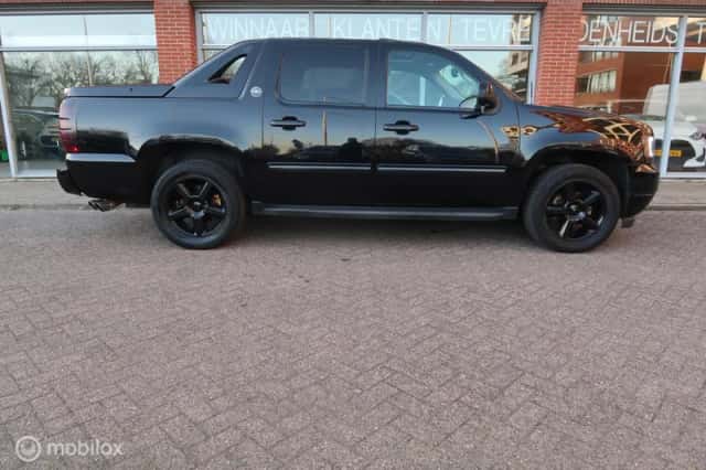Chevrolet Avalanche (2013) thumbnail 5