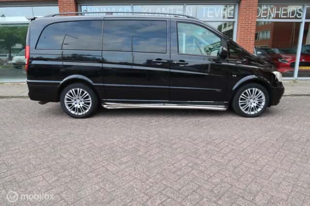 Mercedes-Benz Viano (2011) thumbnail 5