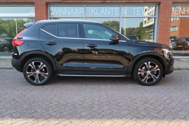 Volvo XC40 (2021) thumbnail 5