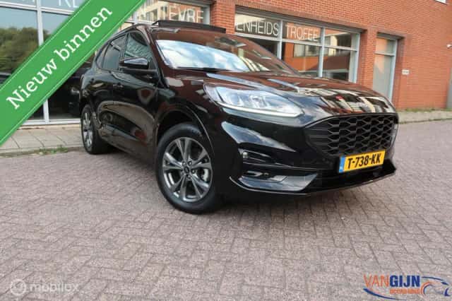Ford Kuga (2022) thumbnail 3