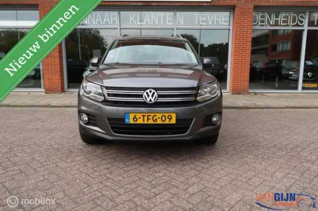 Volkswagen Tiguan (2014) thumbnail 2