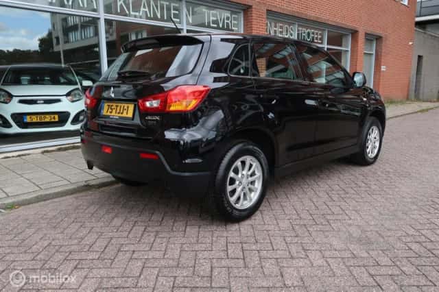 Mitsubishi ASX (2012) thumbnail 4