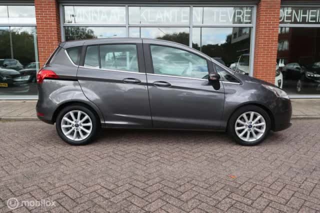 Ford B-Max (2015) thumbnail 6