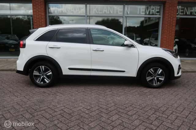 Kia Niro (2021) thumbnail 4