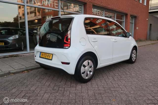 Volkswagen Up! (2020) thumbnail 6