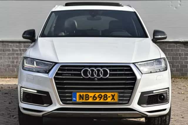 Audi Q7 (2016) thumbnail 6