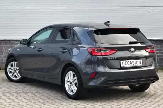 Kia Ceed (2020) thumbnail 2