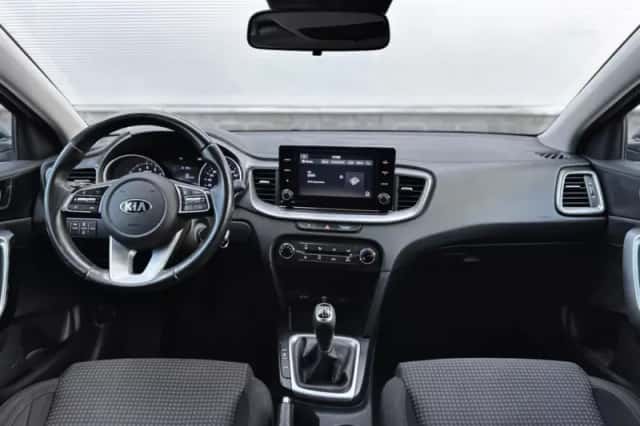Kia Ceed (2020) thumbnail 3