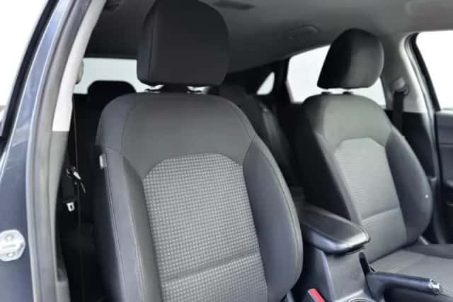 Kia Ceed (2020) thumbnail 4