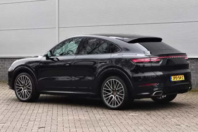 Porsche Cayenne Coupé (2022) thumbnail 2