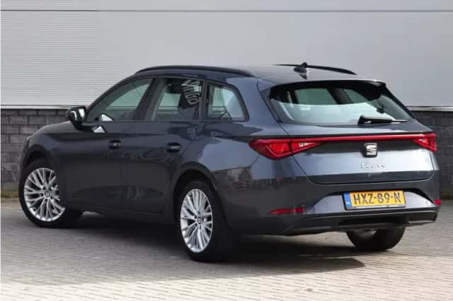 SEAT Leon Sportstourer (2021) thumbnail 2