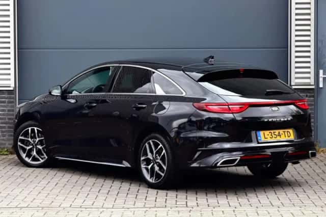 Kia ProCeed (2020) thumbnail 2