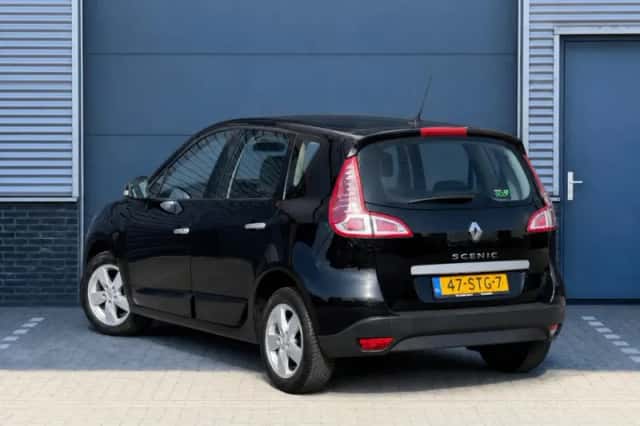 Renault Scénic (2011) thumbnail 2