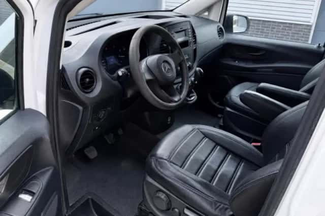 Mercedes-Benz Vito (2016) thumbnail 3
