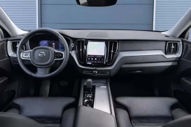 Volvo XC60 (2024) thumbnail 3