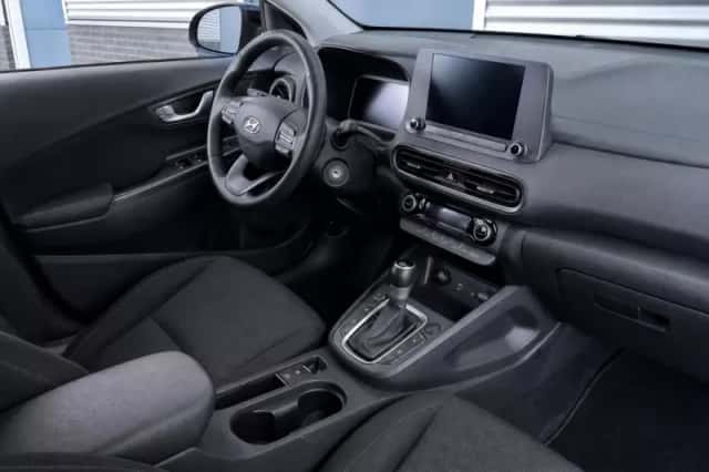 Hyundai Kona (2023) thumbnail 4