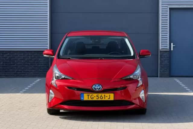 Toyota Prius (2018) thumbnail 6
