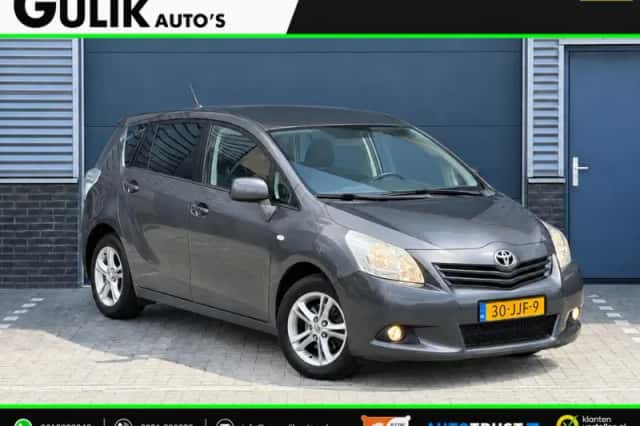 Toyota Verso (2009) thumbnail 1