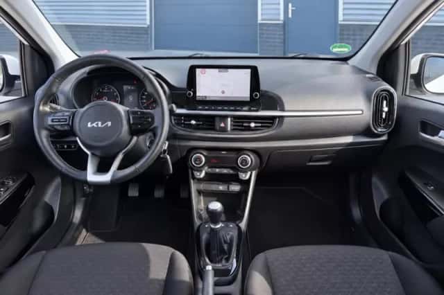 Kia Picanto (2022) thumbnail 4