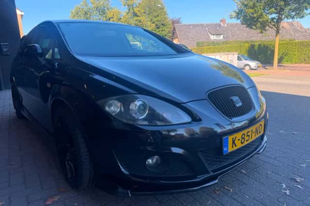 SEAT Leon (2011) thumbnail 3