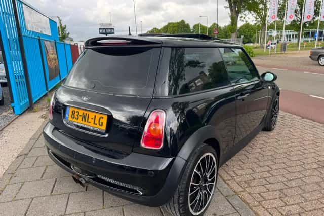 MINI Cooper S (2002) thumbnail 6