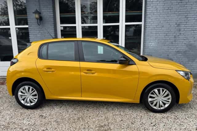 Peugeot 208 (2022) thumbnail 6