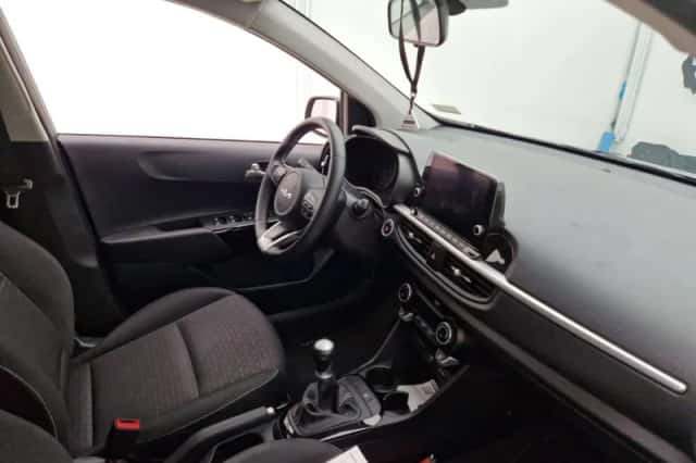 Kia Picanto (2022) thumbnail 2