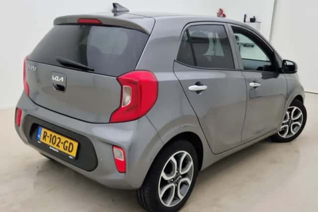 Kia Picanto (2022) thumbnail 3