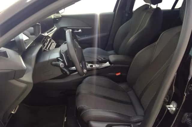 Peugeot 208 (2024) thumbnail 3