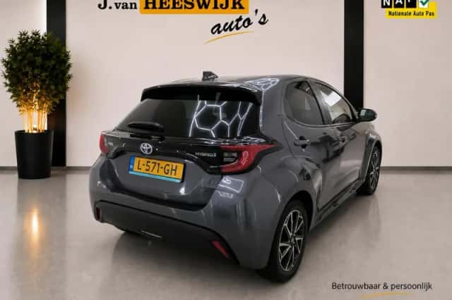 Toyota Yaris (2021) thumbnail 6