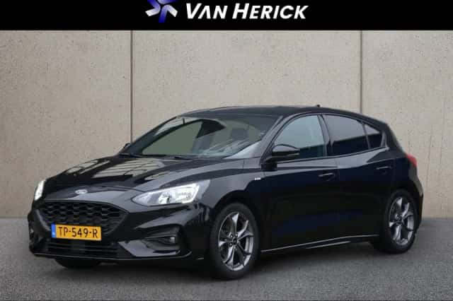 Ford Focus (2018) thumbnail 1
