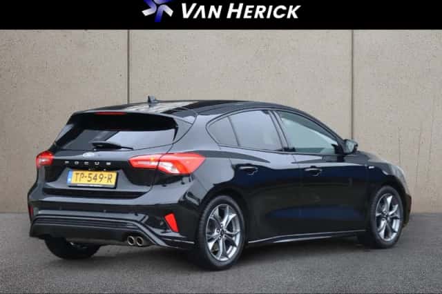 Ford Focus (2018) thumbnail 4