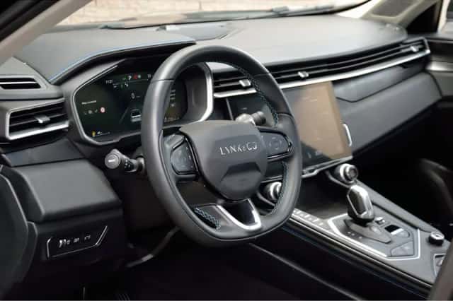 Lynk & Co 01 (2023) thumbnail 4