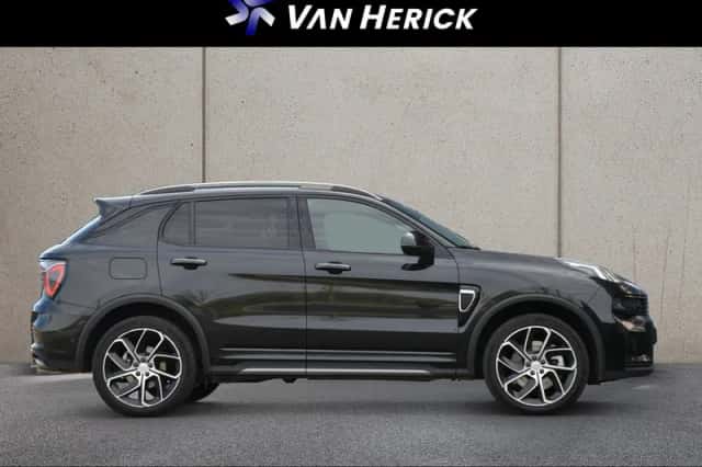 Lynk & Co 01 (2022) thumbnail 3