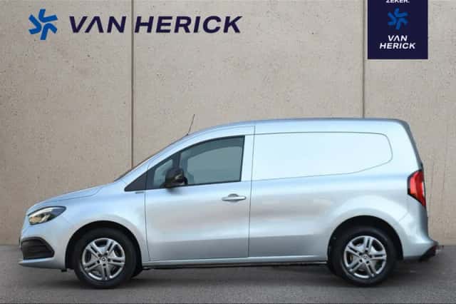 Mercedes-Benz Citan (2022) thumbnail 2