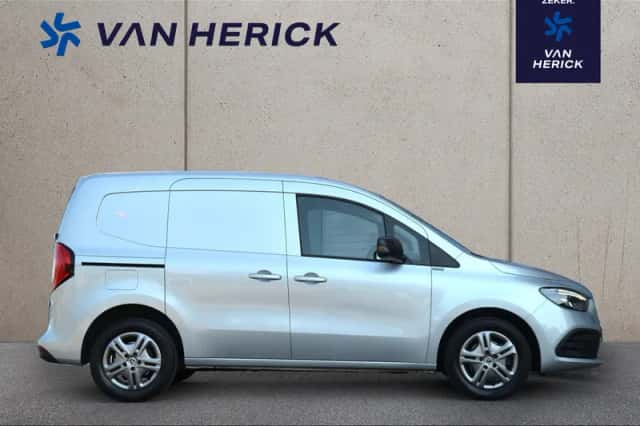 Mercedes-Benz Citan (2022) thumbnail 3