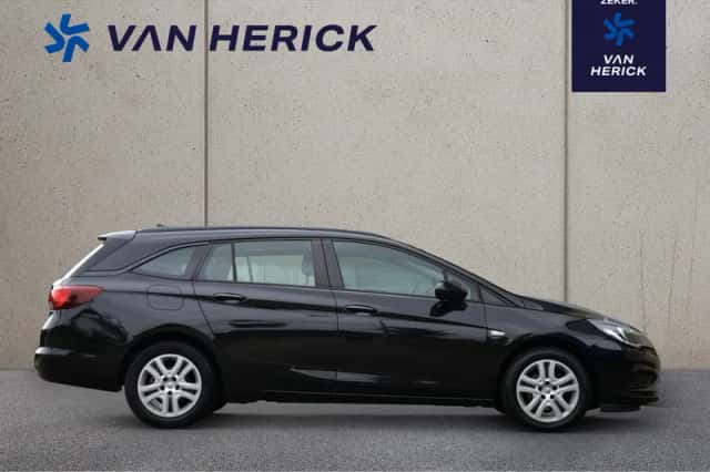 Opel Astra (2018) thumbnail 3