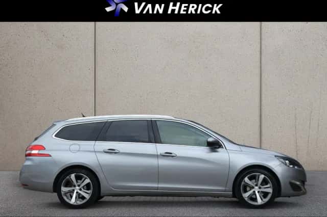 Peugeot 308 (2014) thumbnail 3