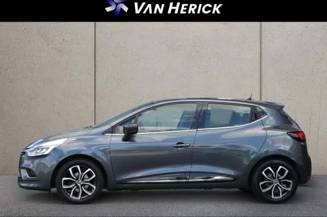 Renault Clio (2017) thumbnail 2