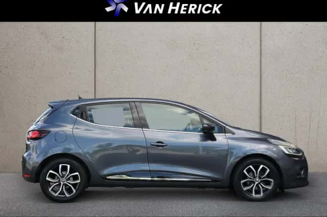 Renault Clio (2017) thumbnail 3