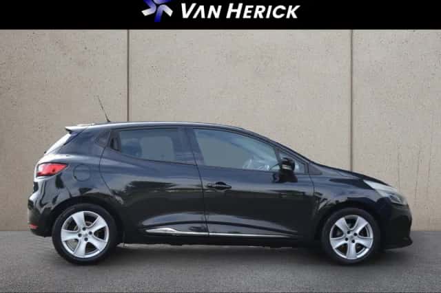 Renault Clio (2016) thumbnail 3