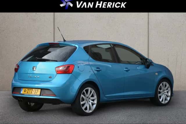 SEAT Ibiza (2015) thumbnail 4