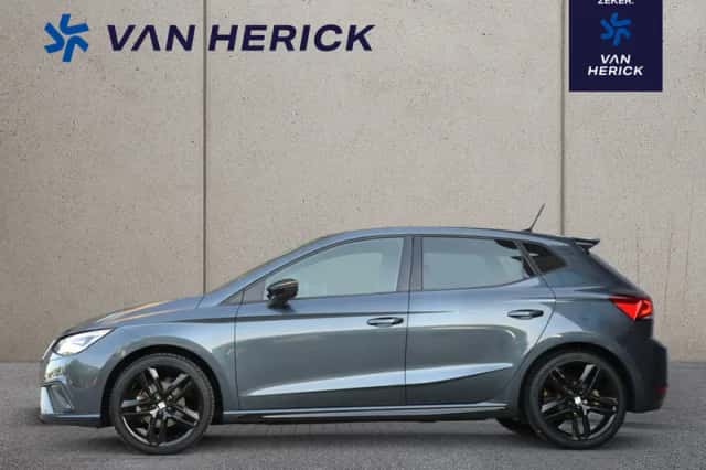 SEAT Ibiza (2023) thumbnail 2