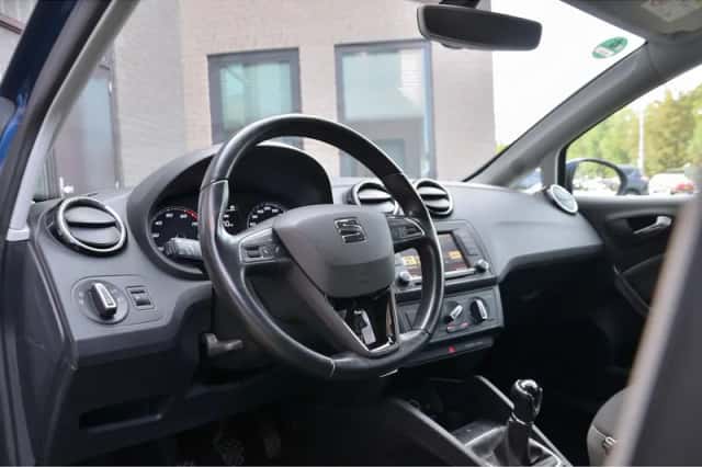 SEAT Ibiza (2016) thumbnail 6