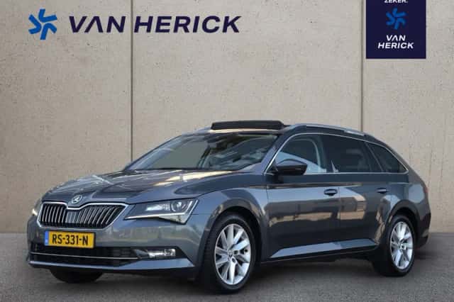 Škoda Superb (2018) thumbnail 1