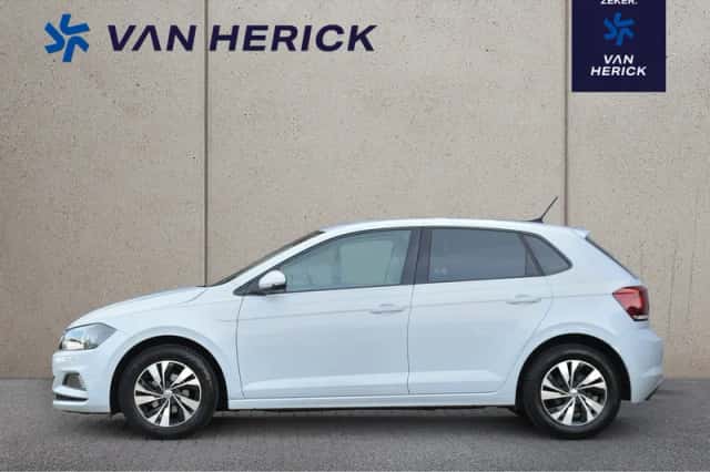 Volkswagen Polo (2018) thumbnail 2