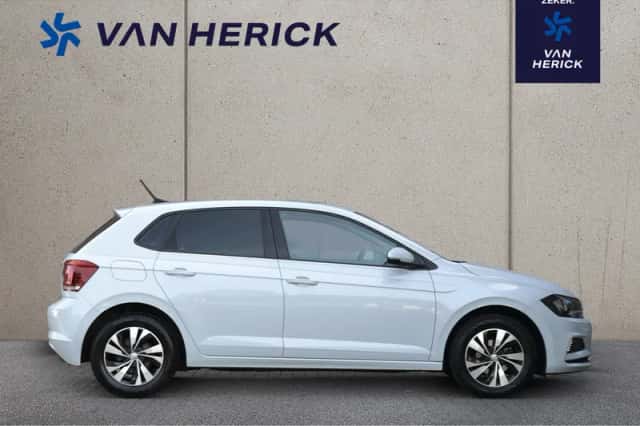 Volkswagen Polo (2018) thumbnail 3