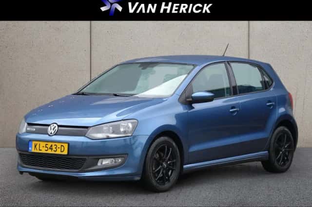 Volkswagen Polo (2016) thumbnail 1