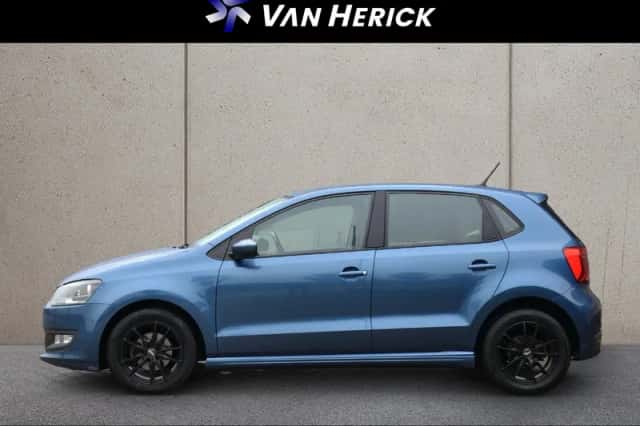 Volkswagen Polo (2016) thumbnail 2