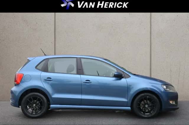 Volkswagen Polo (2016) thumbnail 3